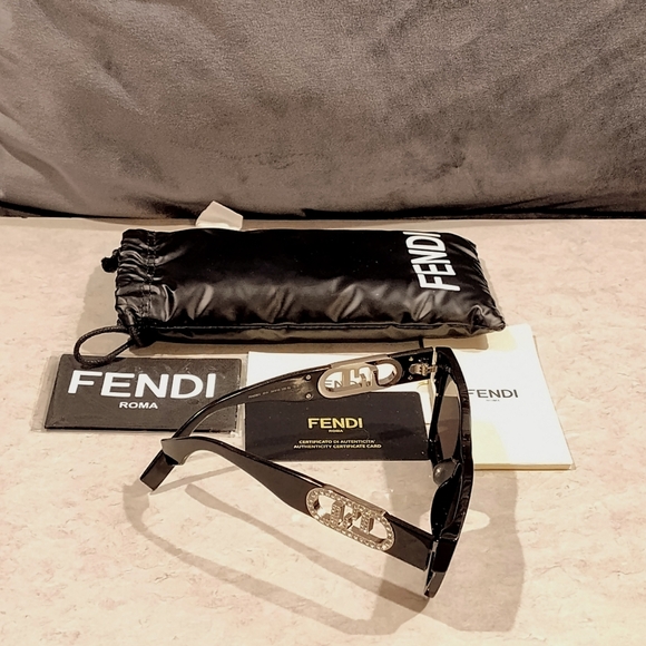 NEW FENDI O'LOCK FF CRYSTAL LOGO BLACK UNISEX SUNGLASSES FULL INCLUSION - Picture 15 of 15